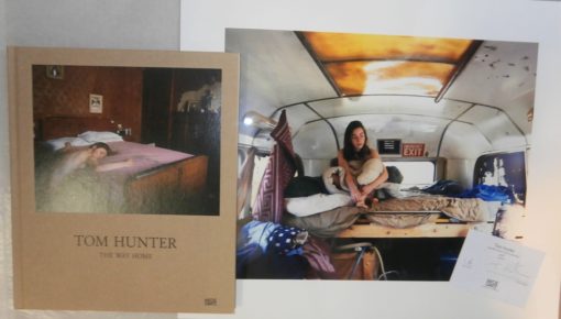 Tom Hunter - The Way Home + C-print - Traveller Series (Girl in the Bus) no. 6/25. HUNTER, Tom